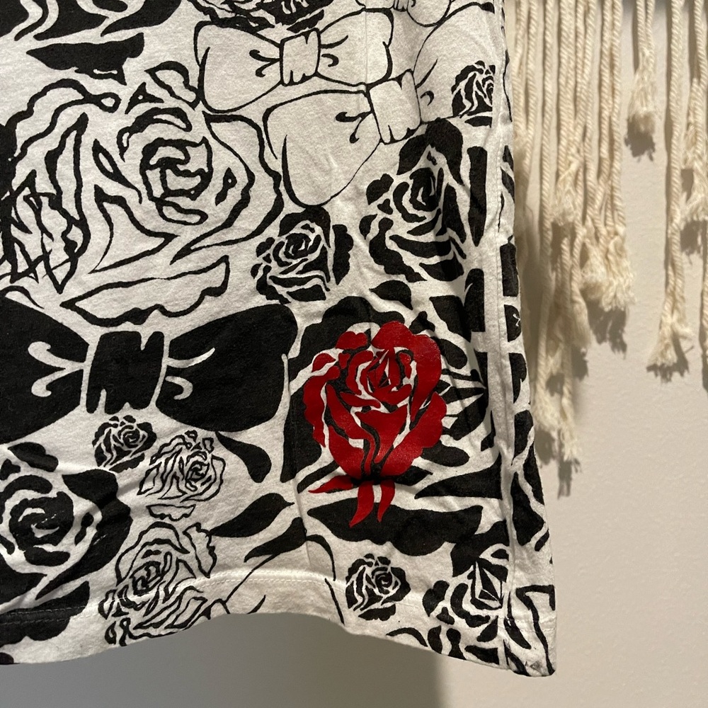 Volcom Roses & Bows Graphic Design Size M(Petit) - Picture 2 of 7